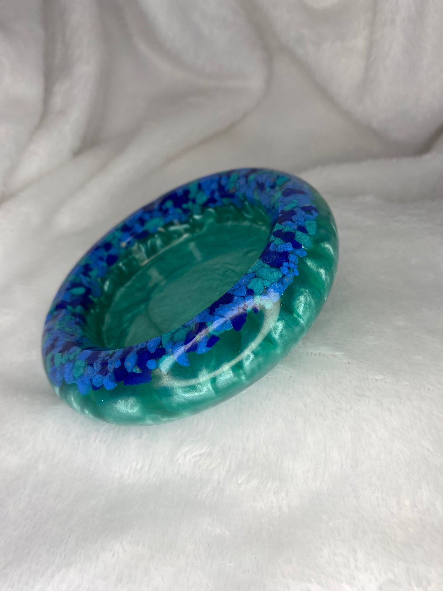 Aquamarine ashtray with Aquarium Pebbles